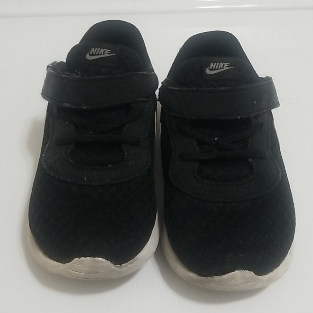 Nike boys shoe
